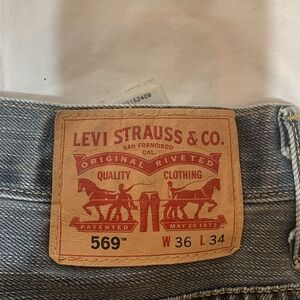 Levi’s 569 Jeans